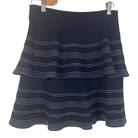 Banana‎ Republic Navy and White Layered Skirt - Picture 2 of 3